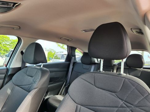 Certified 2025 Hyundai Tucson SE AWD/4WD image 12