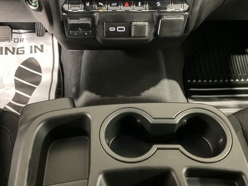 Used 2025 Chevrolet Silverado 2500 Custom w/ Custom Value Package image 19