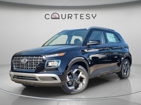 Used 2025 Hyundai Venue SEL FWD image 1