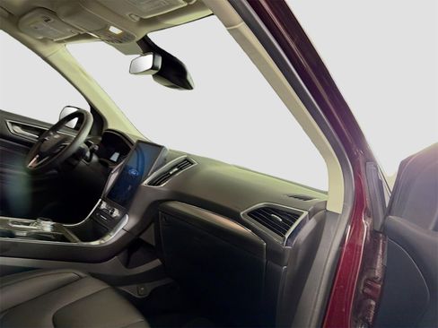 Used 2022 Ford Edge Titanium image 31