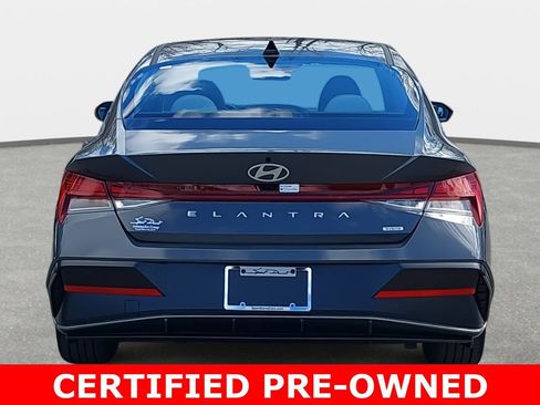 Certified 2025 Hyundai Elantra Limited image 6
