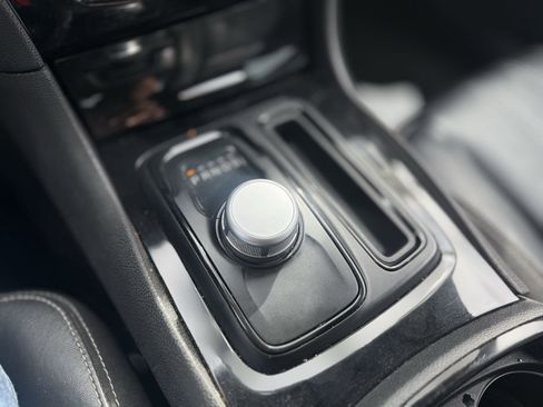 Used 2018 Chrysler 300 S w/ 300S Premium Group image 13