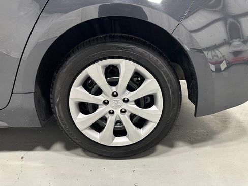 Used 2025 Toyota Corolla LE image 62