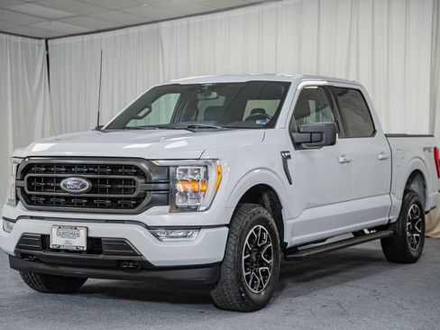 Used 2022 Ford F150 XLT w/ Equipment Group 302A High AWD/4WD image 3