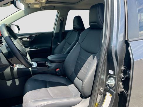 Used 2025 Toyota RAV4 Limited w/ Advanced Technology Package AWD/4WD image 20