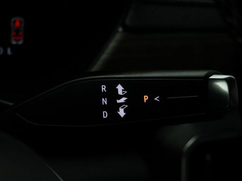 Used 2025 GMC Acadia Denali w/ Super Cruise Package image 12