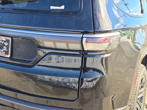 New 2026 Jeep Grand Wagoneer w/ HD Trailer Tow Package image 10