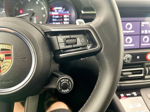 Certified 2025 Porsche Macan AWD/4WD image 14