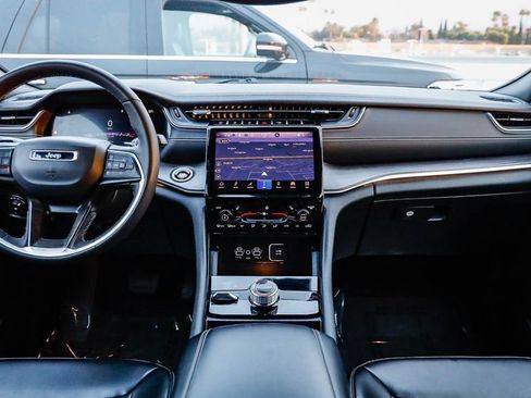 Certified 2024 Jeep Grand Cherokee Limited image 15