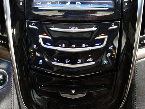 Used 2017 Cadillac Escalade Luxury w/ LPO, Radiant Package AWD/4WD image 19
