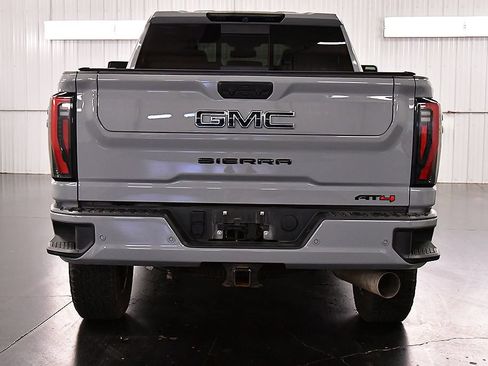 Used 2025 GMC Sierra 2500 AT4 AWD/4WD image 6