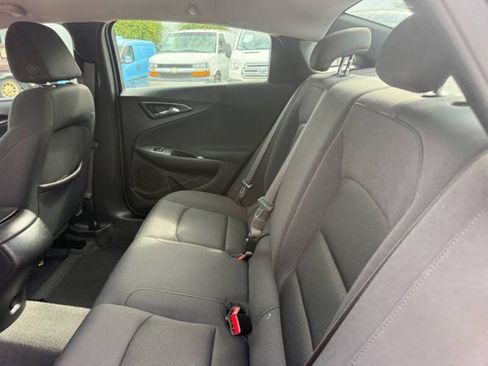 Used 2025 Chevrolet Malibu RS FWD image 14