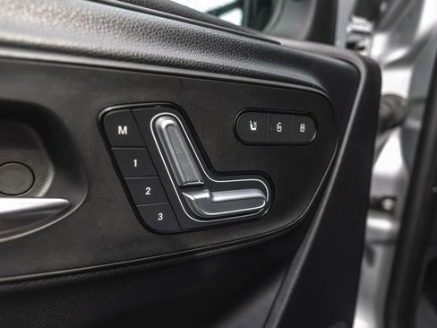 Used 2019 Mercedes-Benz Sprinter 2500 image 17