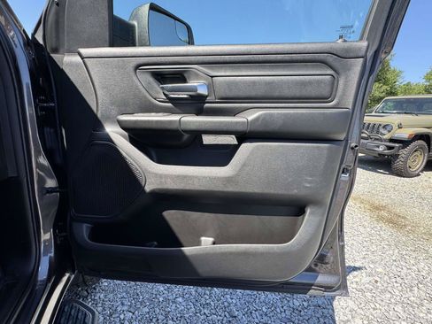 New 2026 RAM 1500 Express AWD/4WD image 17