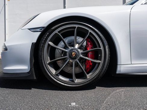 Used 2015 Porsche 911 GT3 RWD image 5