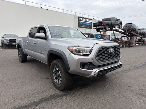 Used 2020 Toyota Tacoma TRD Off-Road AWD/4WD image 7