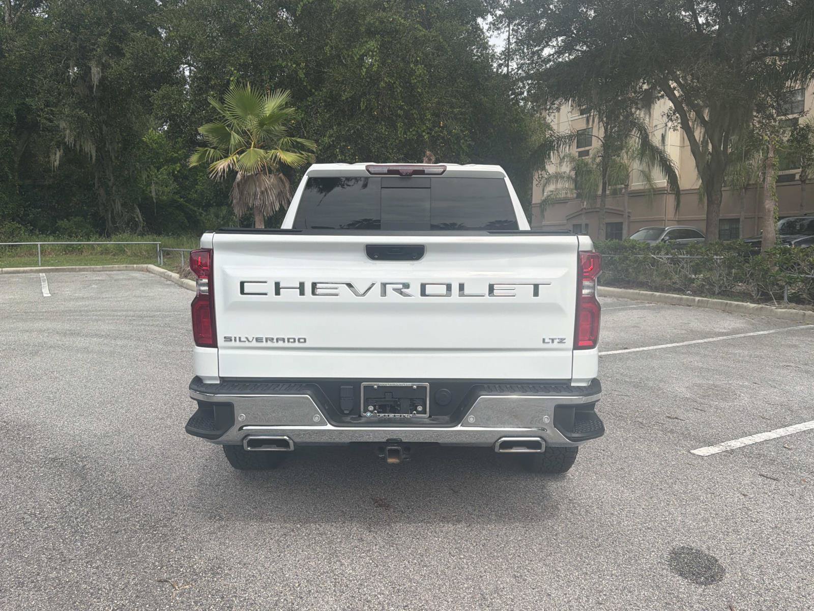 Used 2023 Chevrolet Silverado 1500 LTZ w/ LTZ Premium Package AWD/4WD image 4