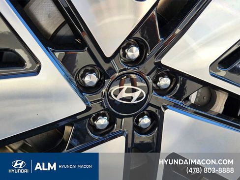 New 2026 Hyundai Ioniq 9 SEL image 13