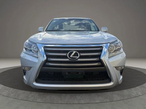 Used 2015 Lexus GX 460 image 2