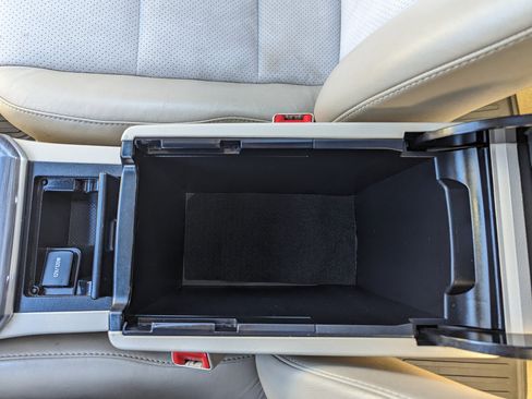 Used 2013 Toyota Camry XLE image 27