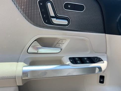 Used 2022 Mercedes-Benz GLB 250 w/ Premium Package Lite image 14