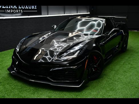 Used 2016 Chevrolet Corvette Z06 w/ 3LZ Preferred Equipment Group RWD image 1