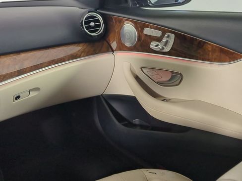 Used 2018 Mercedes-Benz E 300 image 18