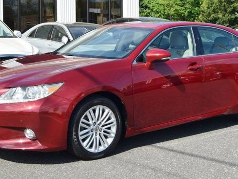 Used 2015 Lexus ES 350 w/ Luxury Package image 1