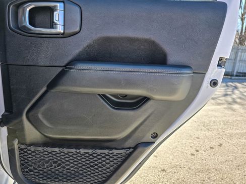 Used 2022 Jeep Gladiator Rubicon w/ LED Lighting Group image 39