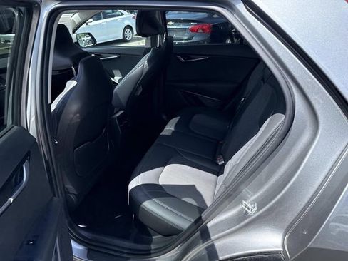 Used 2023 Kia Niro EX Touring FWD image 17