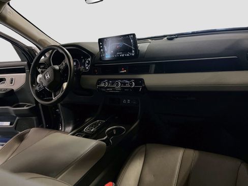 Used 2025 Honda Pilot Touring image 25