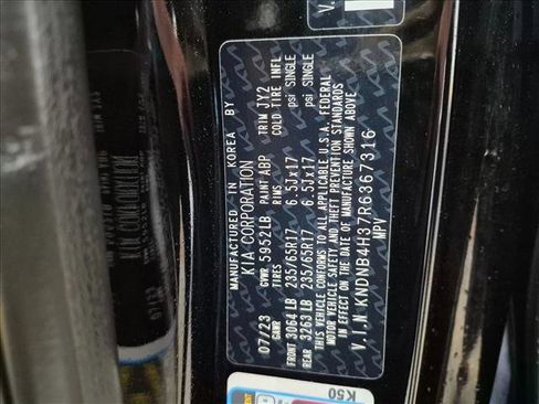 Used 2024 Kia Carnival LX FWD image 24