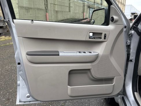 Used 2008 Mercury Mariner 4WD V6 image 23