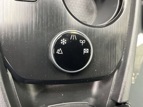 Used 2023 Nissan Rogue S image 14