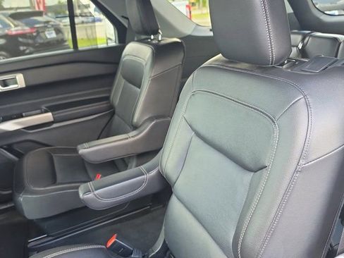 Certified 2023 Ford Explorer Limited w/ Limited Technology Package image 12