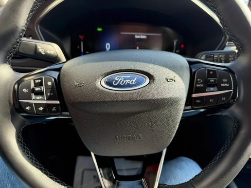Used 2023 Ford Escape SE FWD image 7