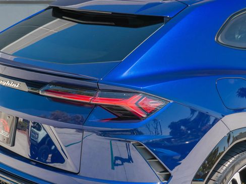 Used 2021 Lamborghini Urus AWD/4WD image 38