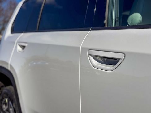 New 2026 Jeep Cherokee Limited AWD/4WD image 23