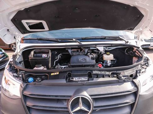 Used 2024 Mercedes-Benz Sprinter 2500 image 25