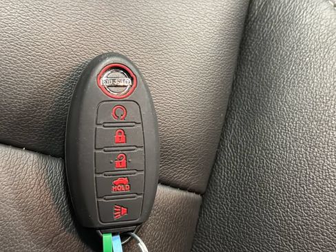 Used 2021 Nissan Rogue SL FWD image 21