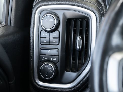 Used 2021 Chevrolet Silverado 1500 LT image 32