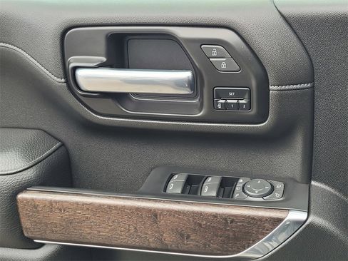 Used 2023 GMC Sierra 3500 Denali w/ Denali Ultimate Package image 42