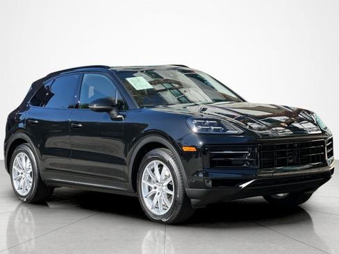 Used 2025 Porsche Cayenne AWD/4WD image 7