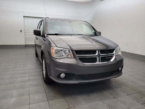 Used 2019 Dodge Grand Caravan SXT image 14