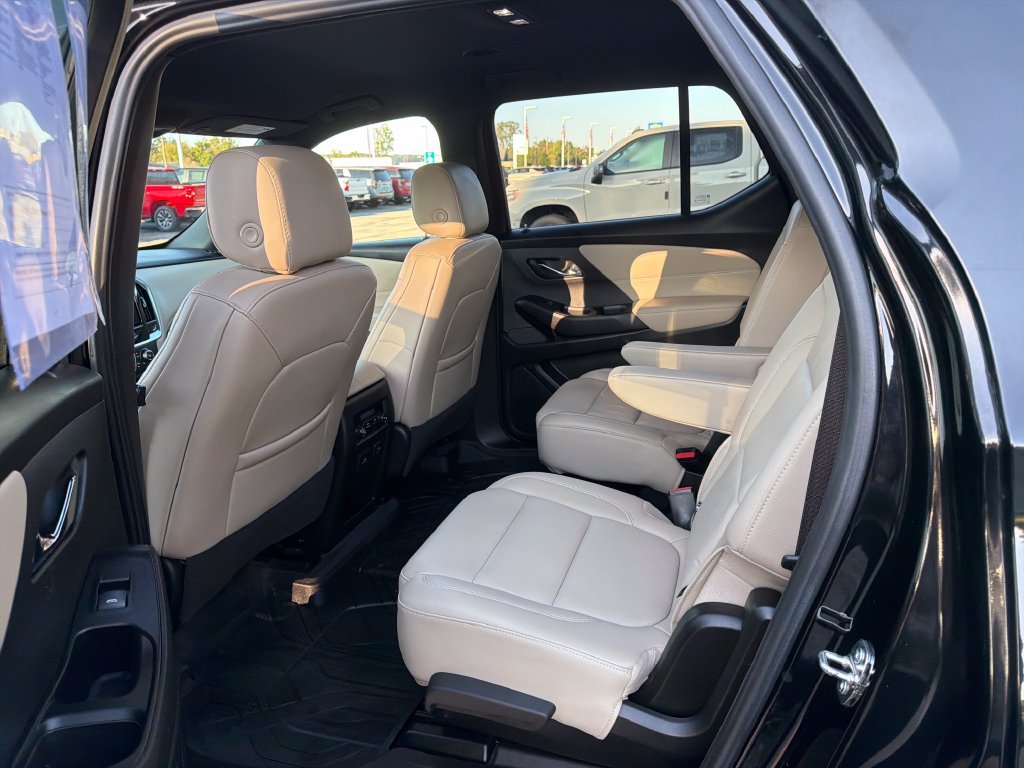 Used 2023 Chevrolet Traverse LT w/ LT Premium Package FWD image 29