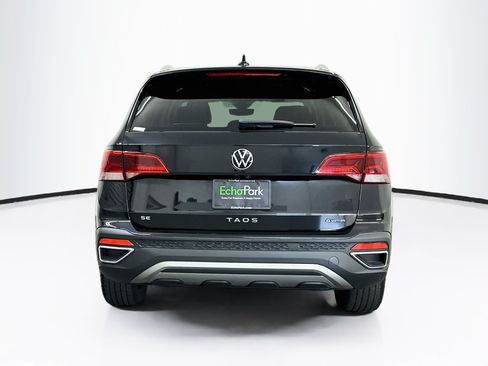 Used 2023 Volkswagen Taos SE w/ Panoramic Sunroof Package AWD/4WD image 7