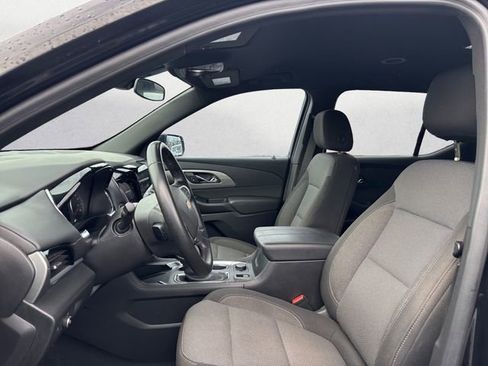 Used 2023 Chevrolet Traverse LT image 9