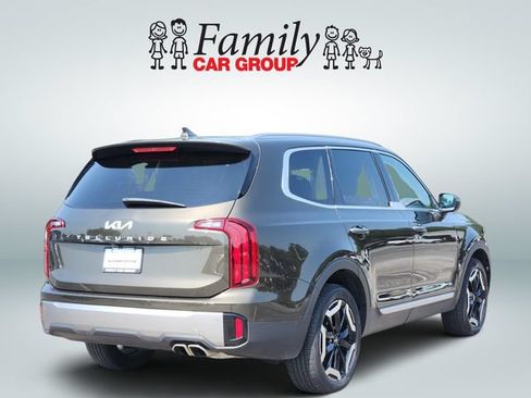 Used 2025 Kia Telluride S FWD image 4