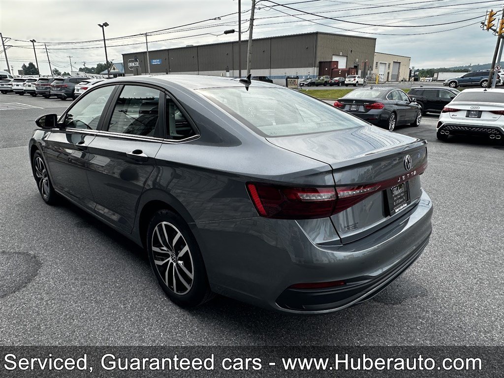 Used 2026 Volkswagen Jetta SE FWD image 6