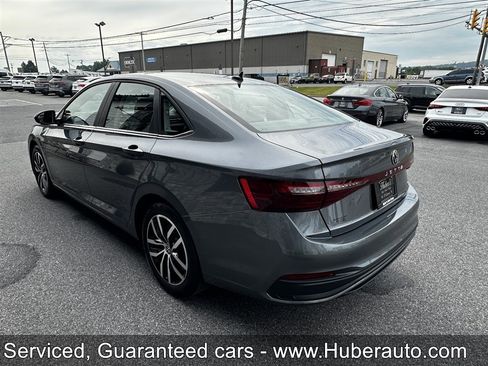Used 2026 Volkswagen Jetta SE FWD image 6